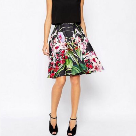 Ted Baker Dresses & Skirts - Ted Baker Mirrored Tropics Neoprene Skirt.